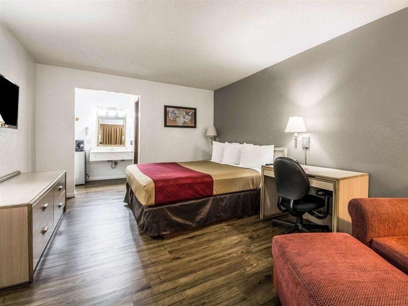 Econo Lodge Airport I-35 North Farmers Branch Εξωτερικό φωτογραφία