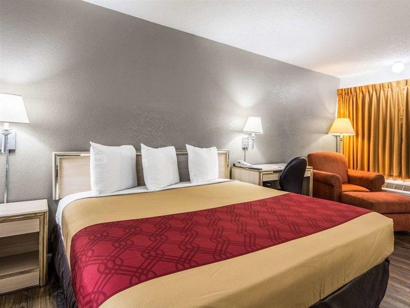 Econo Lodge Airport I-35 North Farmers Branch Εξωτερικό φωτογραφία