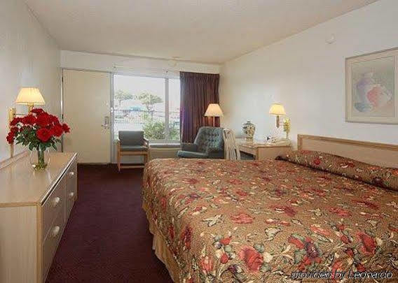 Econo Lodge Airport I-35 North Farmers Branch Εξωτερικό φωτογραφία