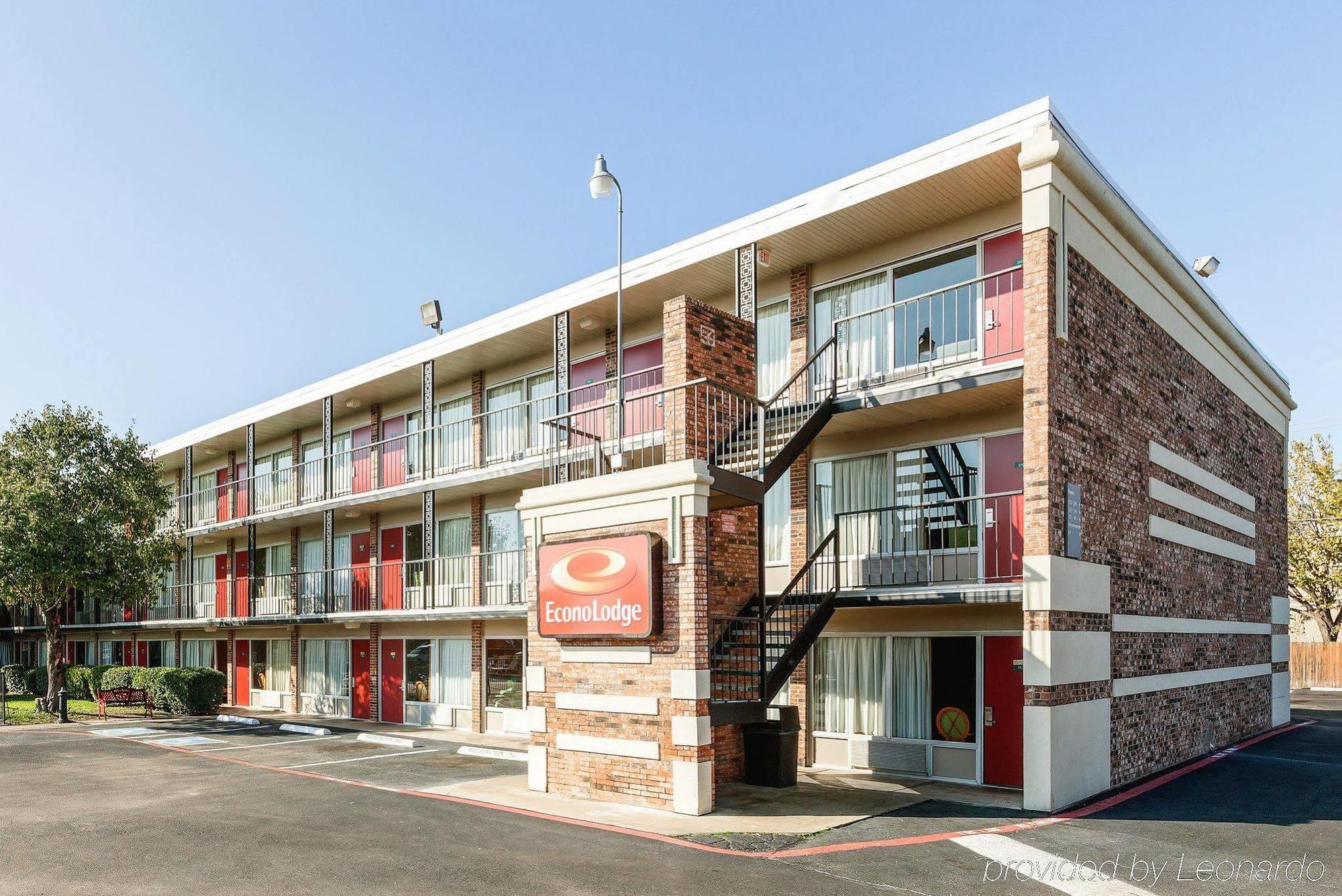 Econo Lodge Airport I-35 North Farmers Branch Εξωτερικό φωτογραφία