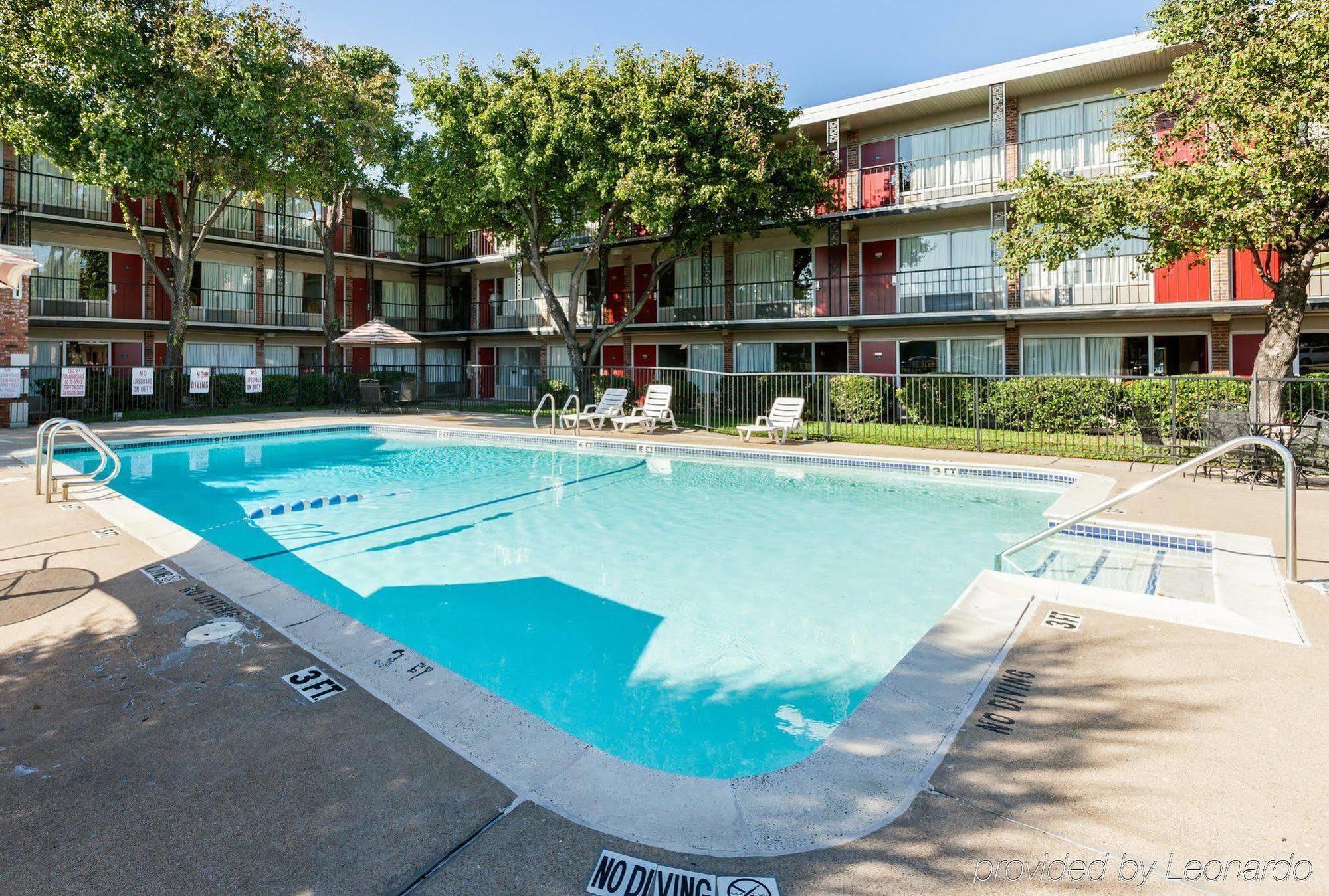Econo Lodge Airport I-35 North Farmers Branch Εξωτερικό φωτογραφία