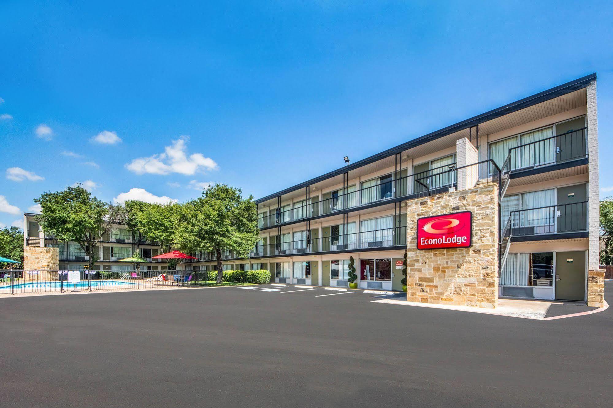 Econo Lodge Airport I-35 North Farmers Branch Εξωτερικό φωτογραφία
