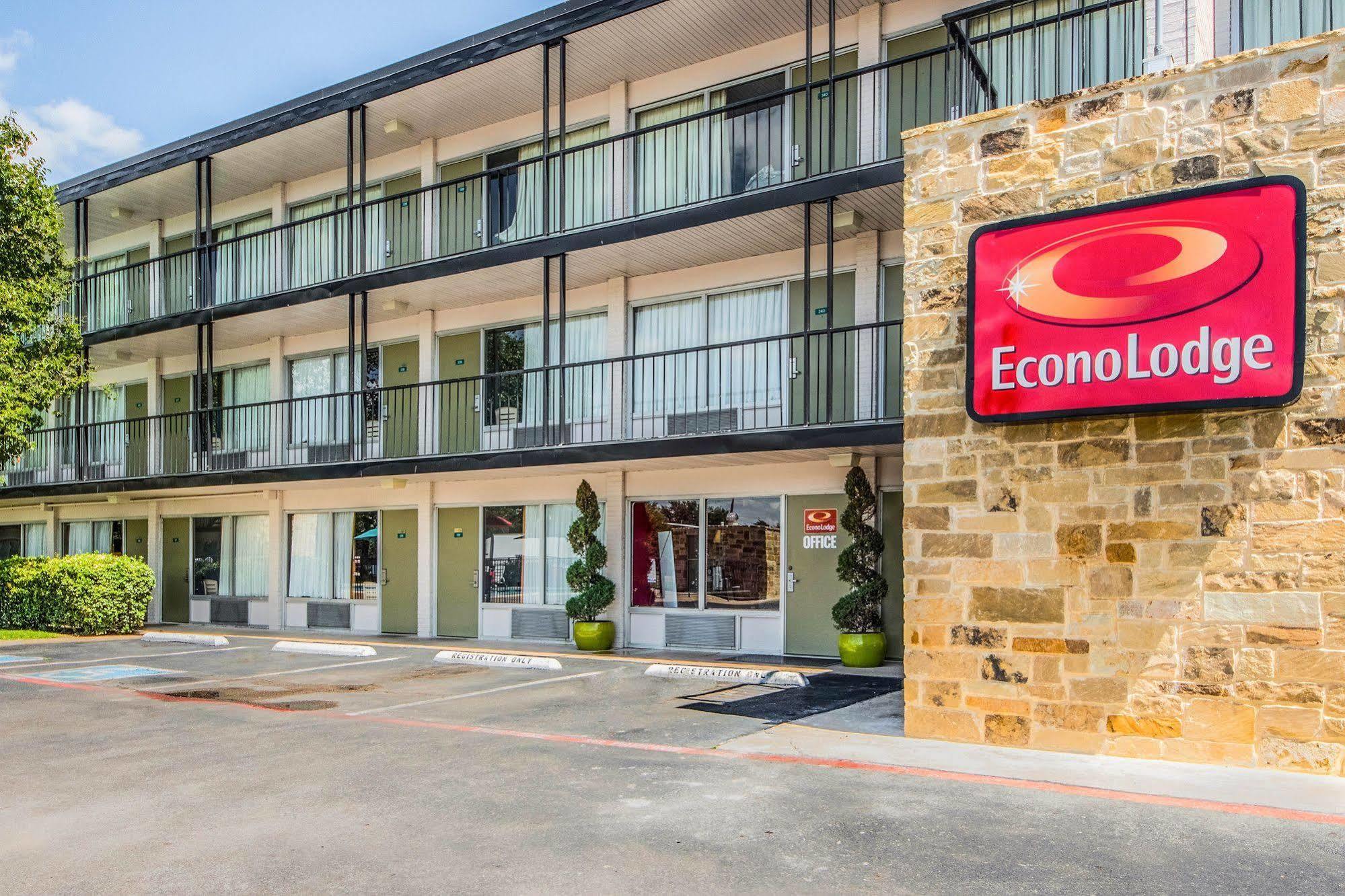 Econo Lodge Airport I-35 North Farmers Branch Εξωτερικό φωτογραφία