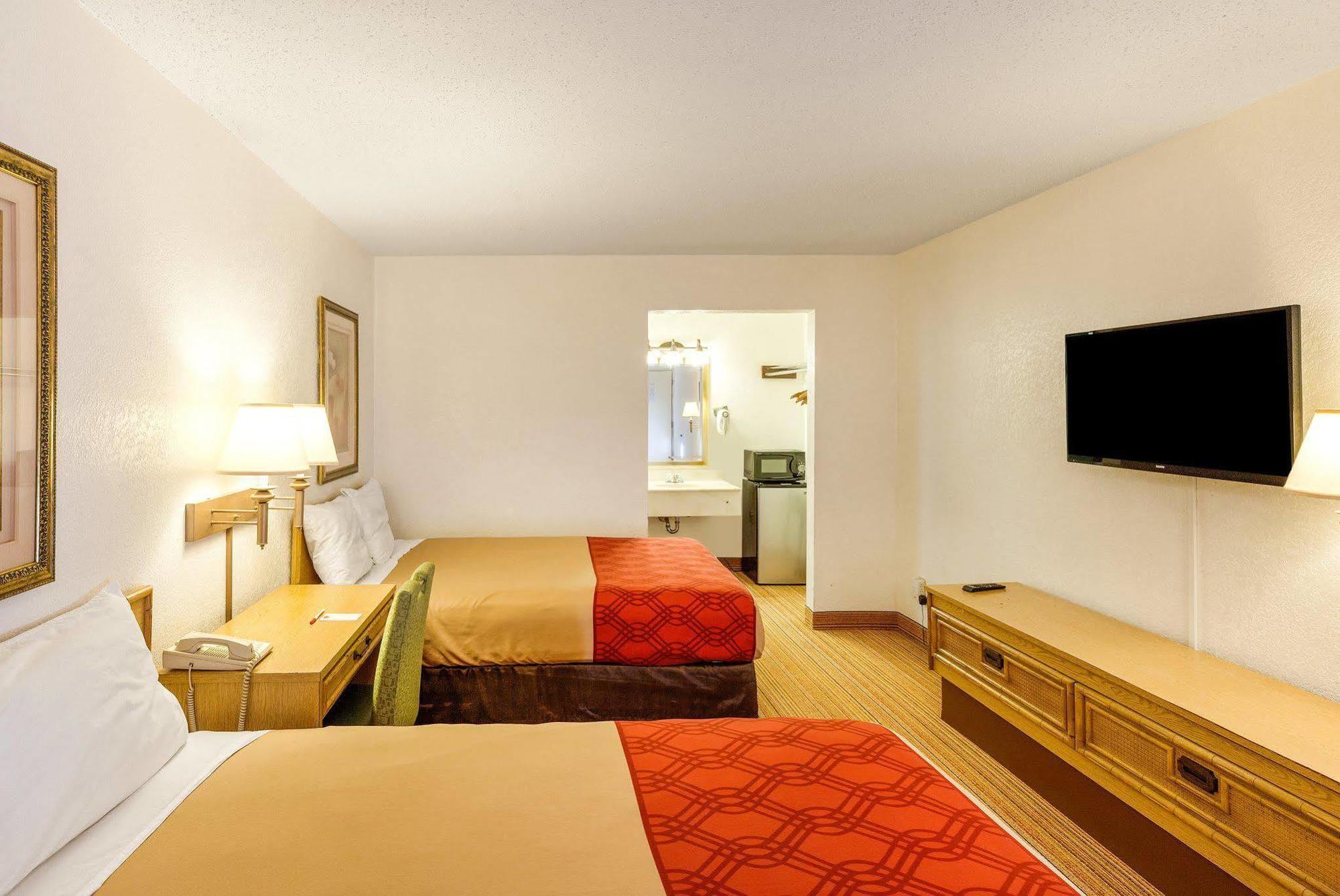 Econo Lodge Airport I-35 North Farmers Branch Εξωτερικό φωτογραφία