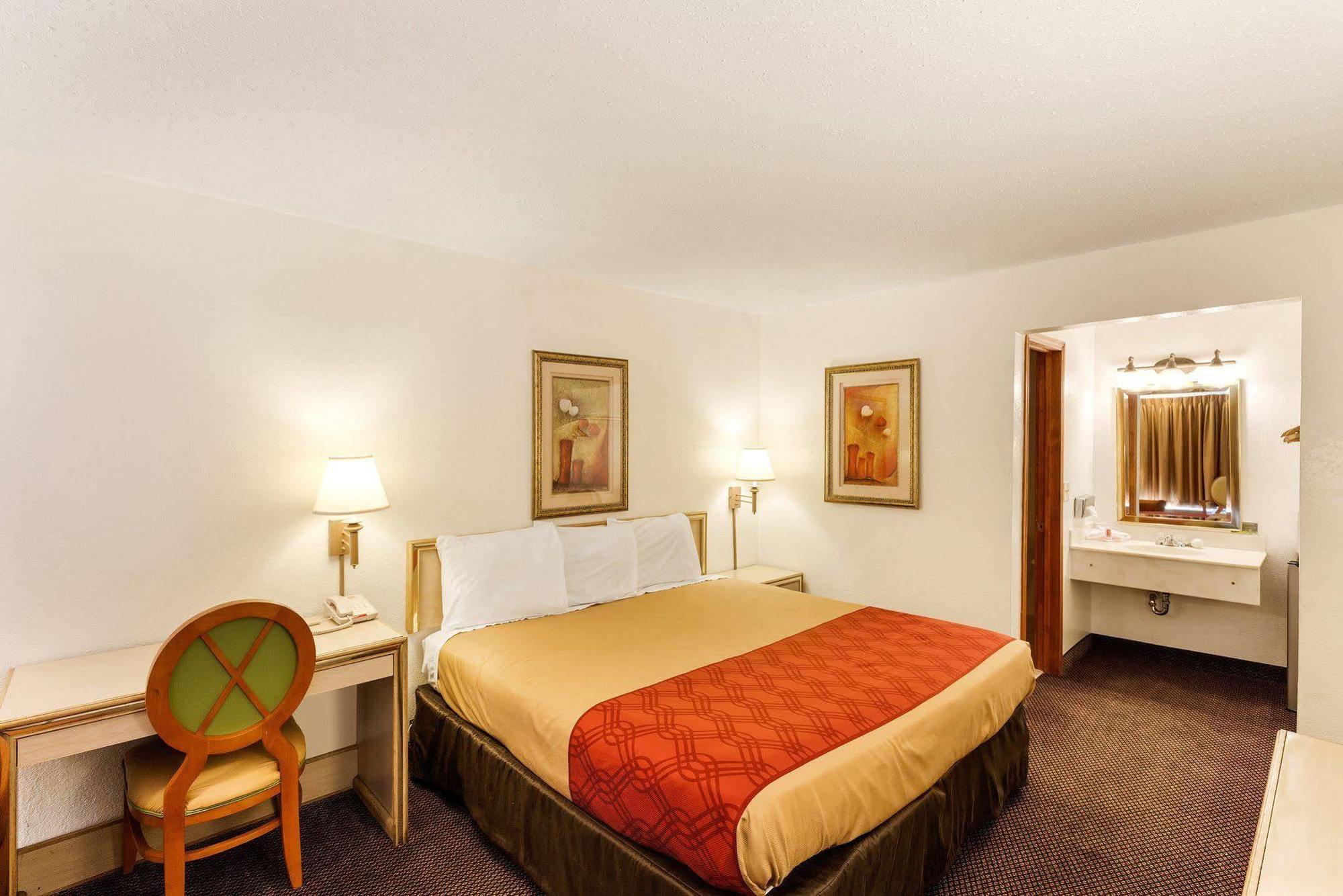 Econo Lodge Airport I-35 North Farmers Branch Εξωτερικό φωτογραφία