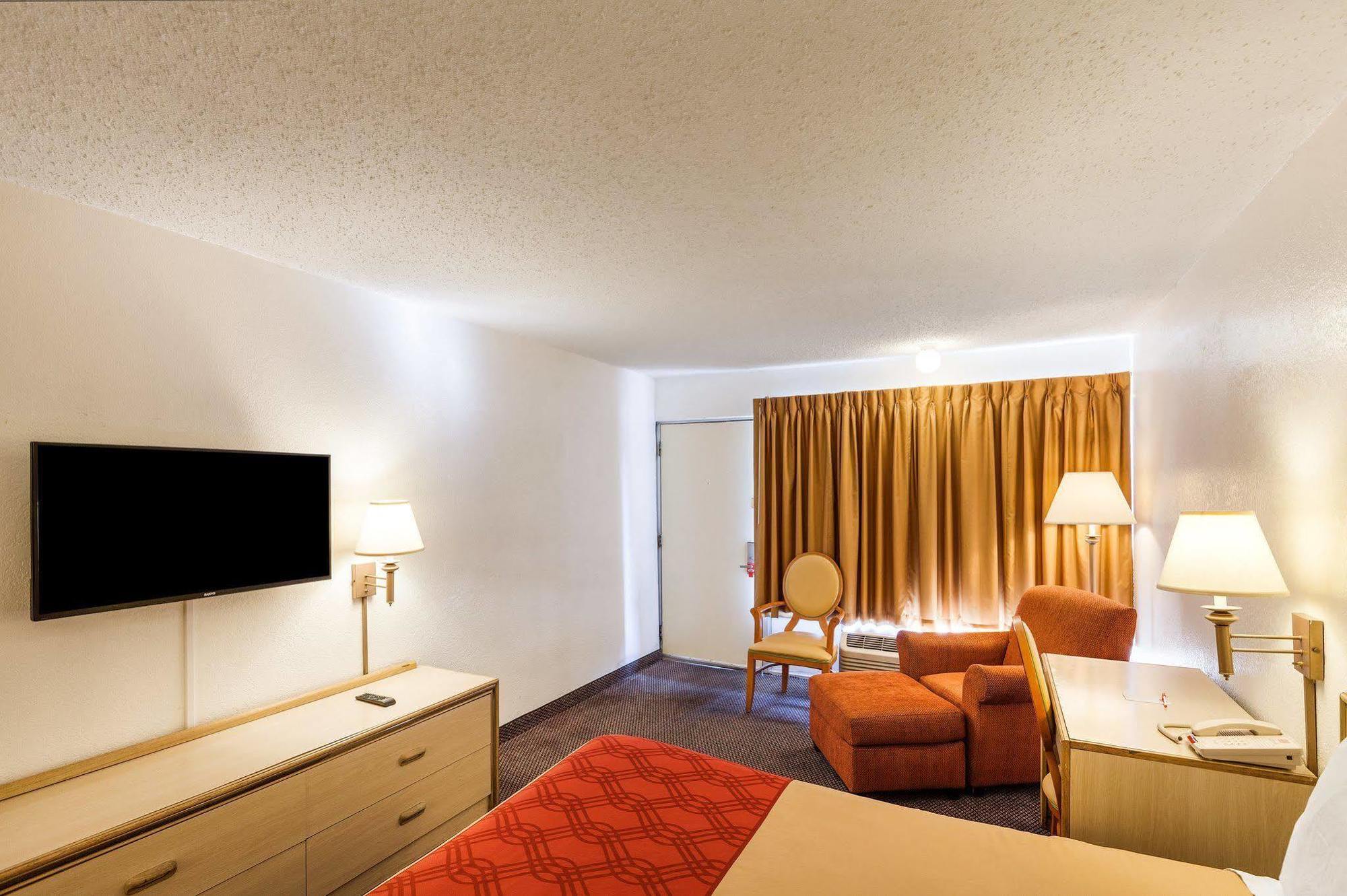 Econo Lodge Airport I-35 North Farmers Branch Εξωτερικό φωτογραφία