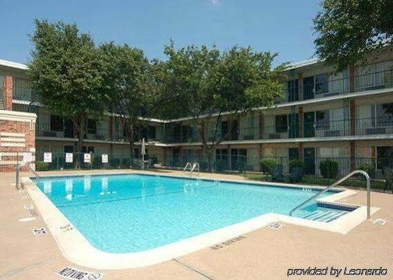 Econo Lodge Airport I-35 North Farmers Branch Εξωτερικό φωτογραφία