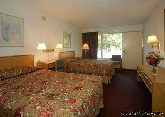 Econo Lodge Airport I-35 North Farmers Branch Εξωτερικό φωτογραφία